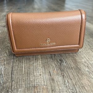 Michael Kors Jet Set Small Pebbled Leather Smartphone Convertible Crossbody Bag